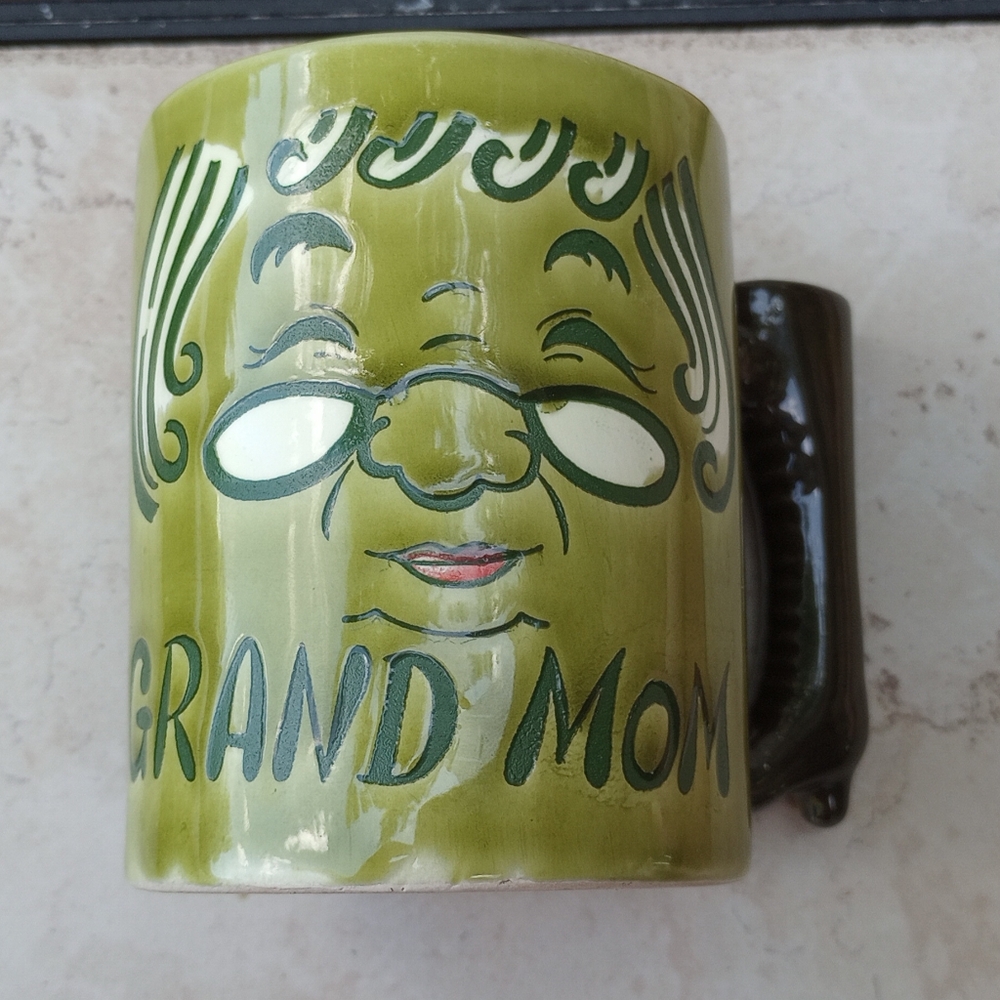 VTG grand mom mug small made in japan